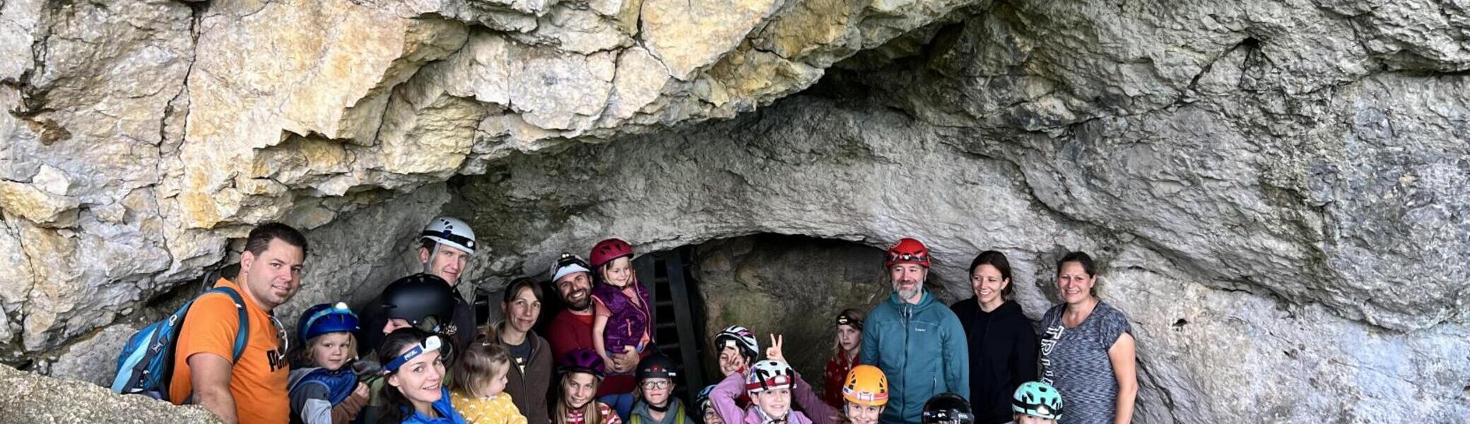 Schillerhöhle Familiengruppe | © DAV Sigmaringen / Tobias Unterstenhöfer